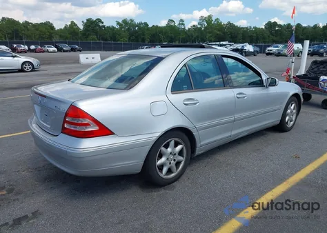2003 Mercedes-Benz C 240 from USA, damaged, VIN WDBRF81J13F367677